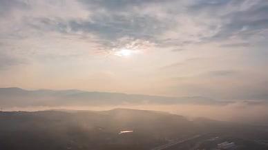 4k航拍山间云雾耶稣光自然风景空镜头视频的预览图